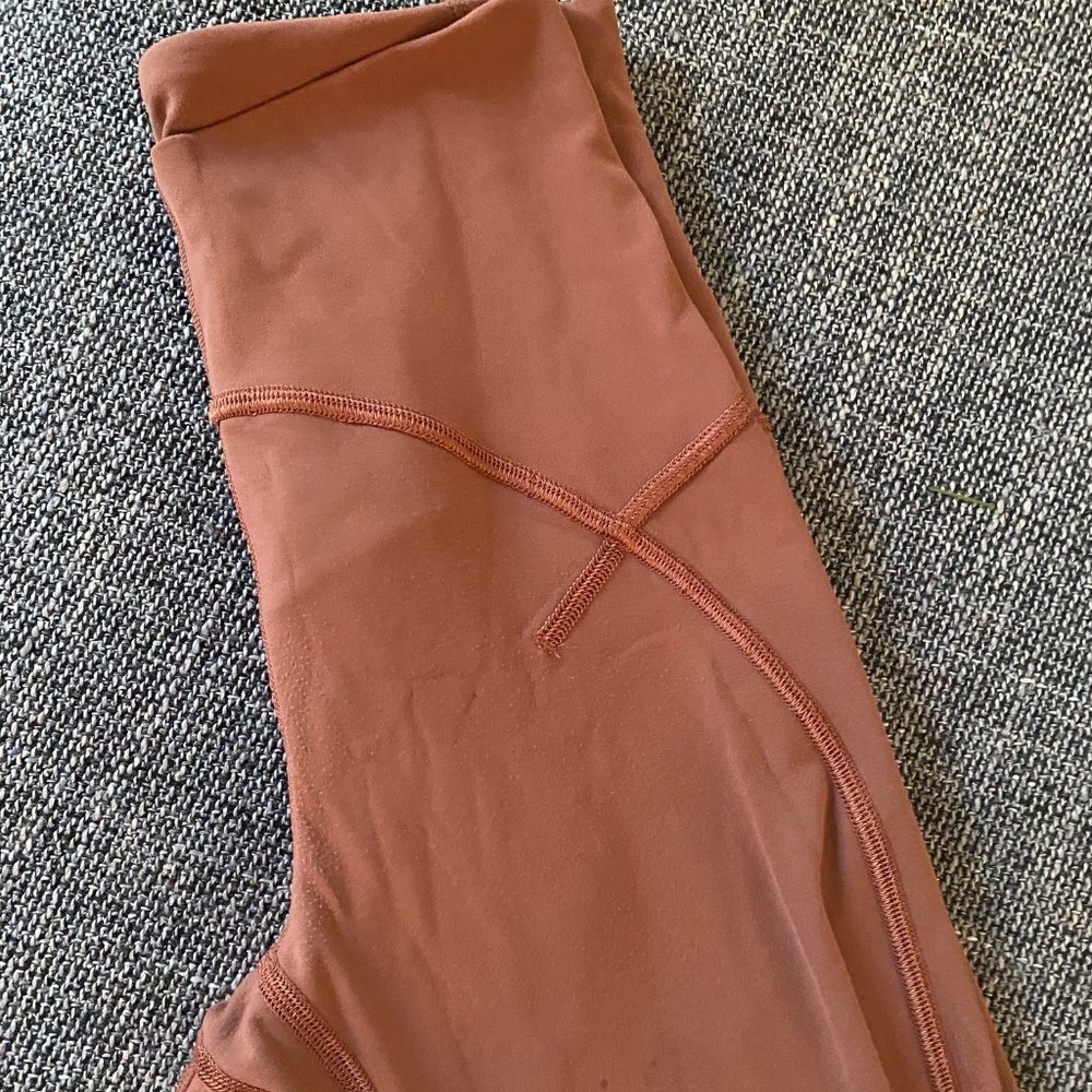 Lululemon Leggings, high rise 25" size 4